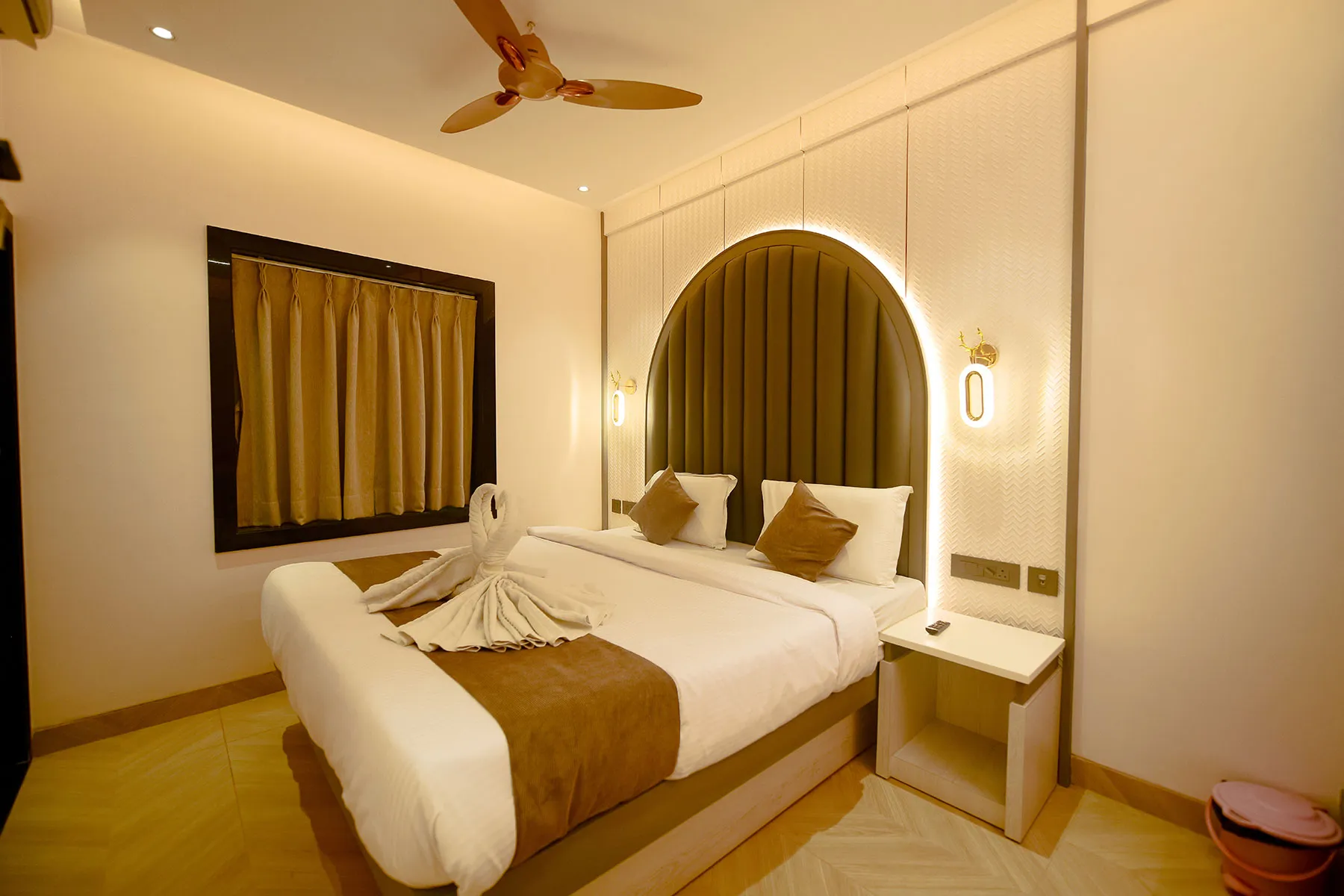 Double Bed Backside Non-Sea Facing