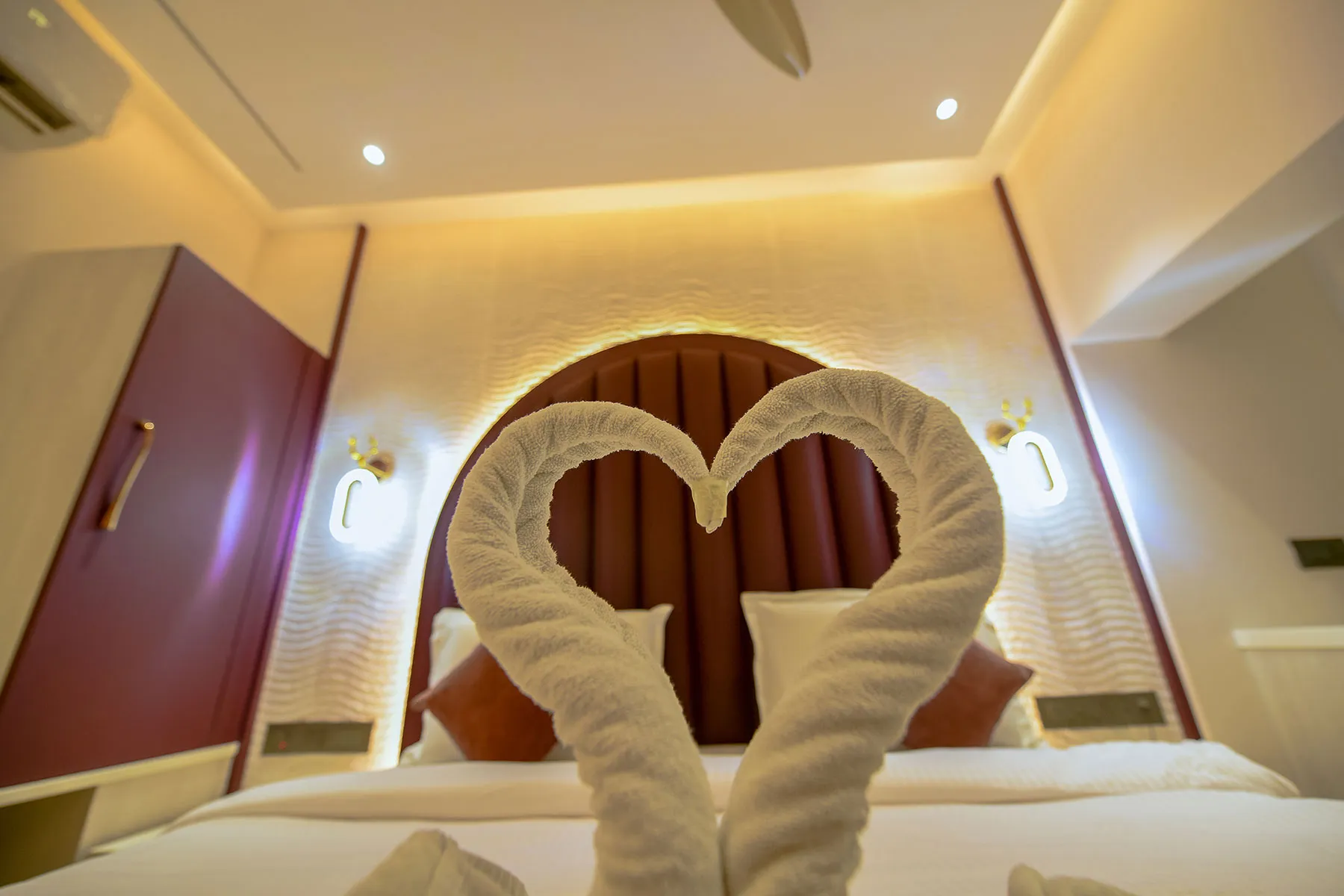 Double Bed Super Luxury Front Balcony Sea Facing