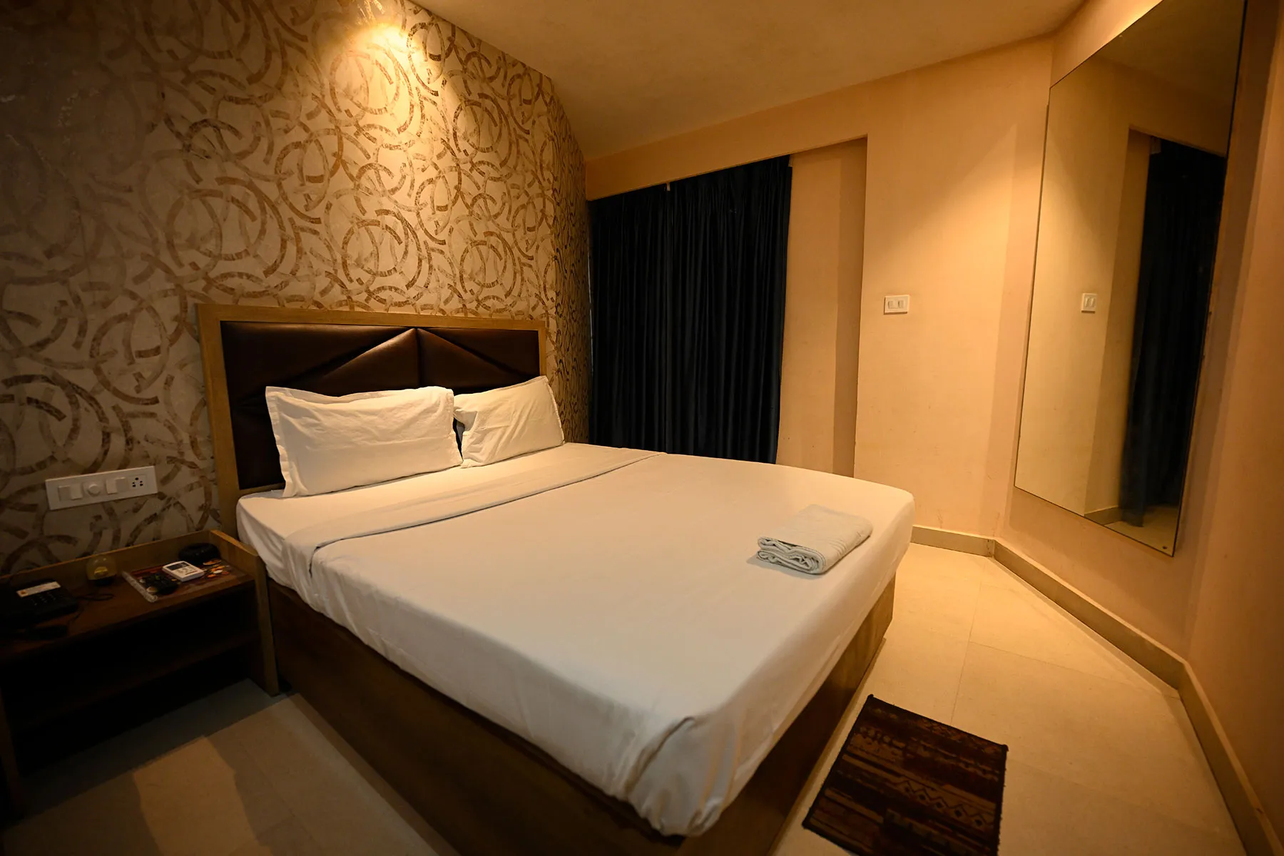 Double Bed Window Sea Facing